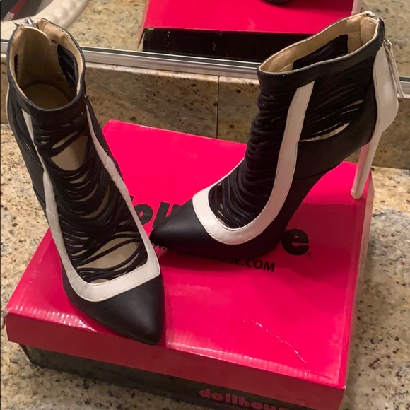 New black and white bootie (GX) - Picture 1 of 5